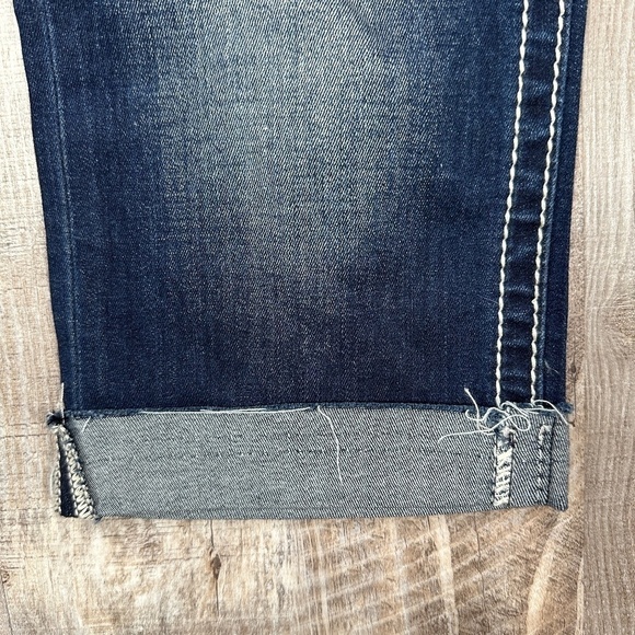 Miss Me Embroidered Flap Signature Cuffed Capri Jeans Size 27 - Picture 9 of 12